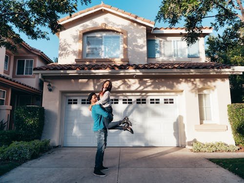 DSCR Versus Conventional Financing: Which Fits?